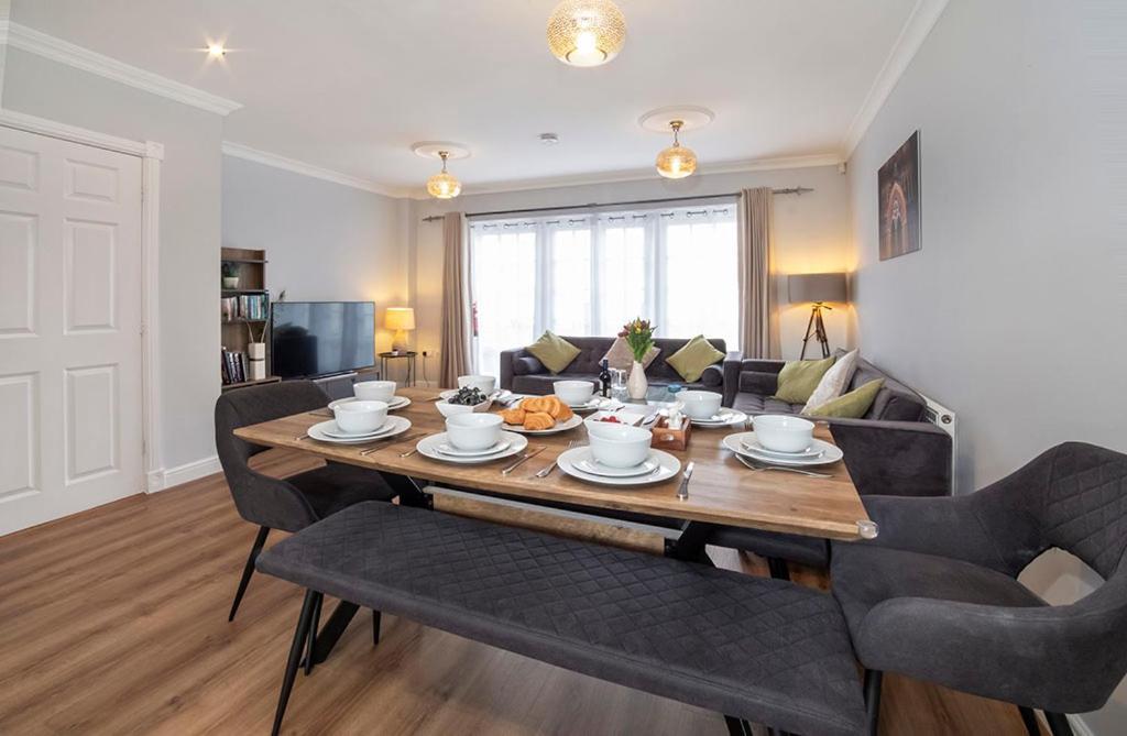 Villa Thomas, Off Leeman Road, Sleeps 9 York Esterno foto